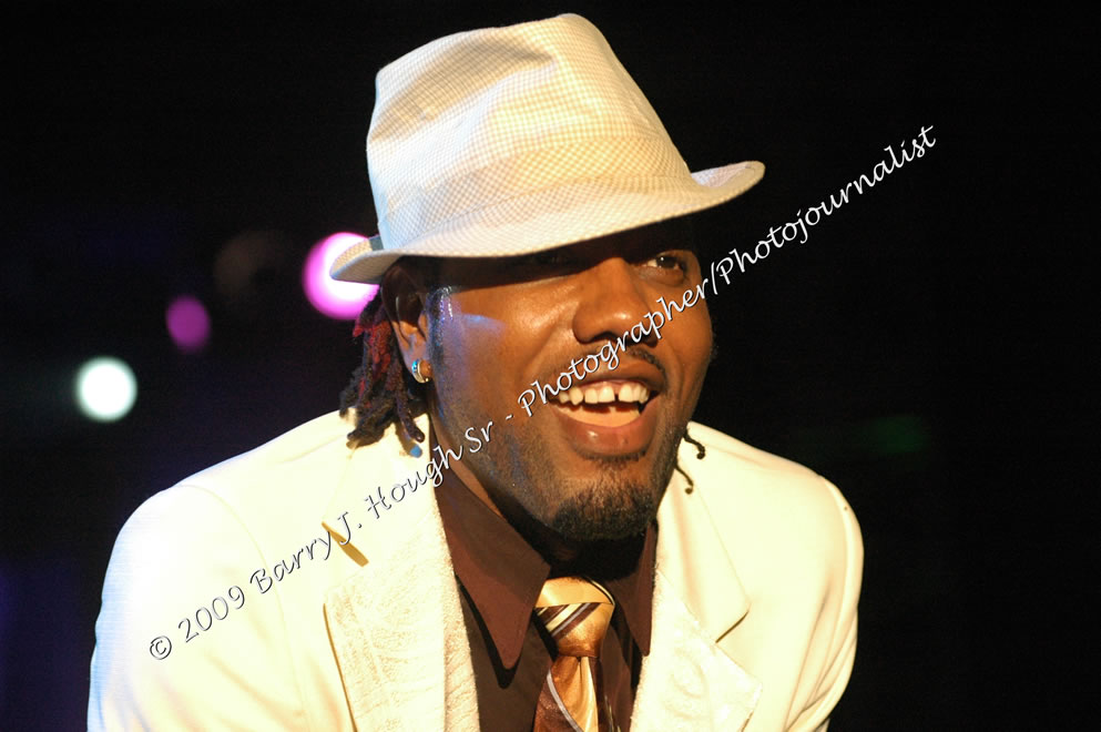 Da'ville @ Reggae Sumfest 2009 - International Night 2 - Reggae Sumfest 2009,Catherine Hall, Montego Bay, St. James, Jamaica W.I. - Saturaday, July 25, 2009 - Reggae Sumfest 2009, July 19 - 25, 2009 - Photographs by Net2Market.com - Barry J. Hough Sr. Photojournalist/Photograper - Photographs taken with a Nikon D70, D100, or D300 - Negril Travel Guide, Negril Jamaica WI - http://www.negriltravelguide.com - info@negriltravelguide.com...!
